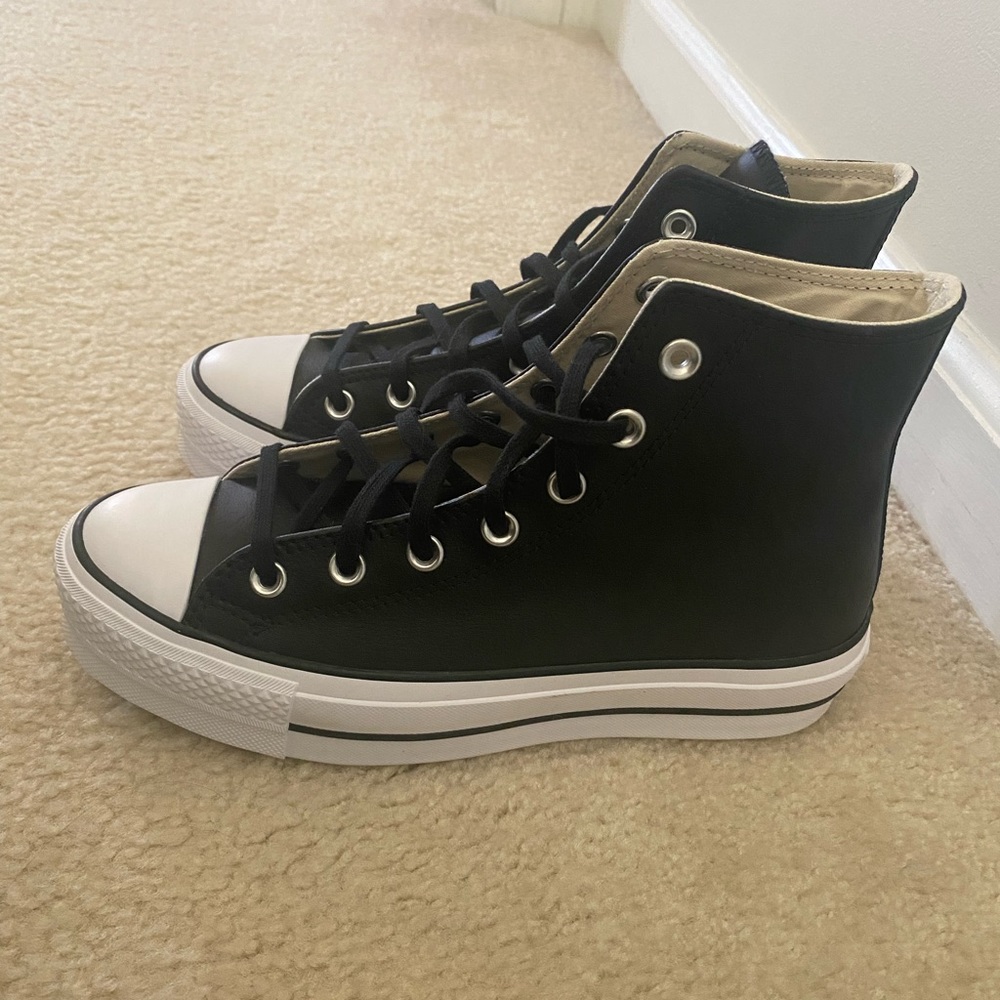 Converse - Black Clean Leather Platform Chuck Taylor All Star Size 8 (br…